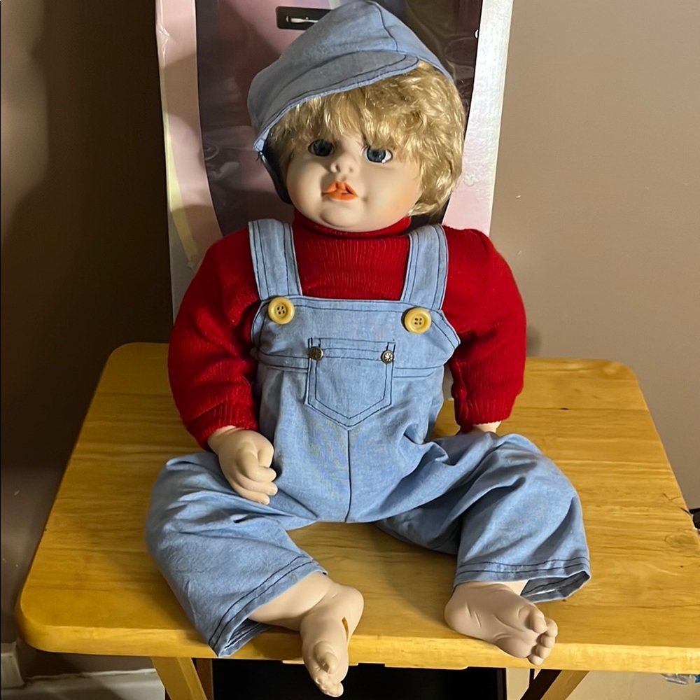 😄Vintage 20” vinyl doll heritage mint